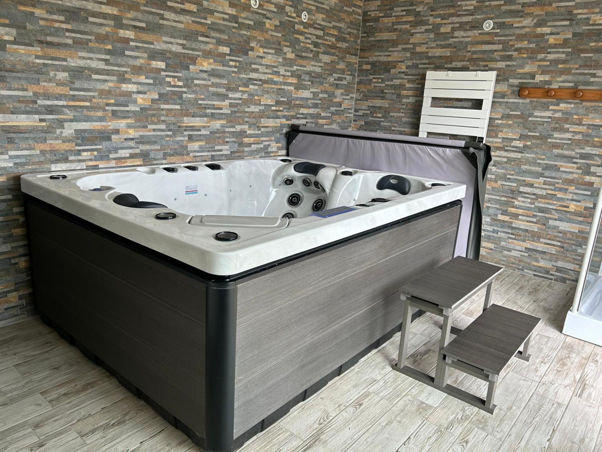Le Domaine Du Bez Gite De Michel Piscine Sauna Hammam Spa Saint-Laurent-d'Olt Exterior photo